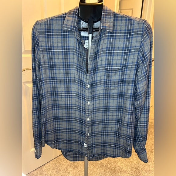 Frank & Eileen Tops - Frank & Eileen Women’s Navy and Gray Plaid button down Shirt size small